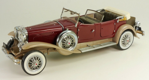 Franklin Mint Duesenberg J Derham Tourster 1930 DieCast Model (1864)